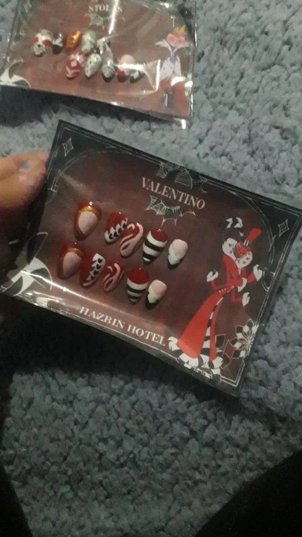 Press on de Valentino